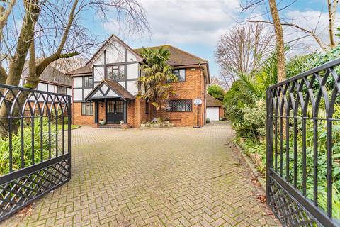23 Dunkeld Road, Bournemouth, BH3 7EN