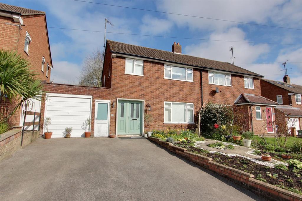 Friars Walk, Tring 3 bed house £525,000