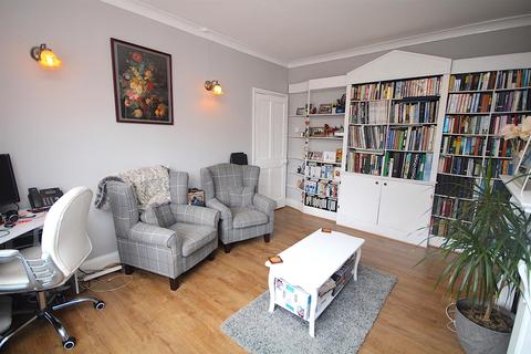 36 Central Avenue, Syston, Leicester, LE7 2EE