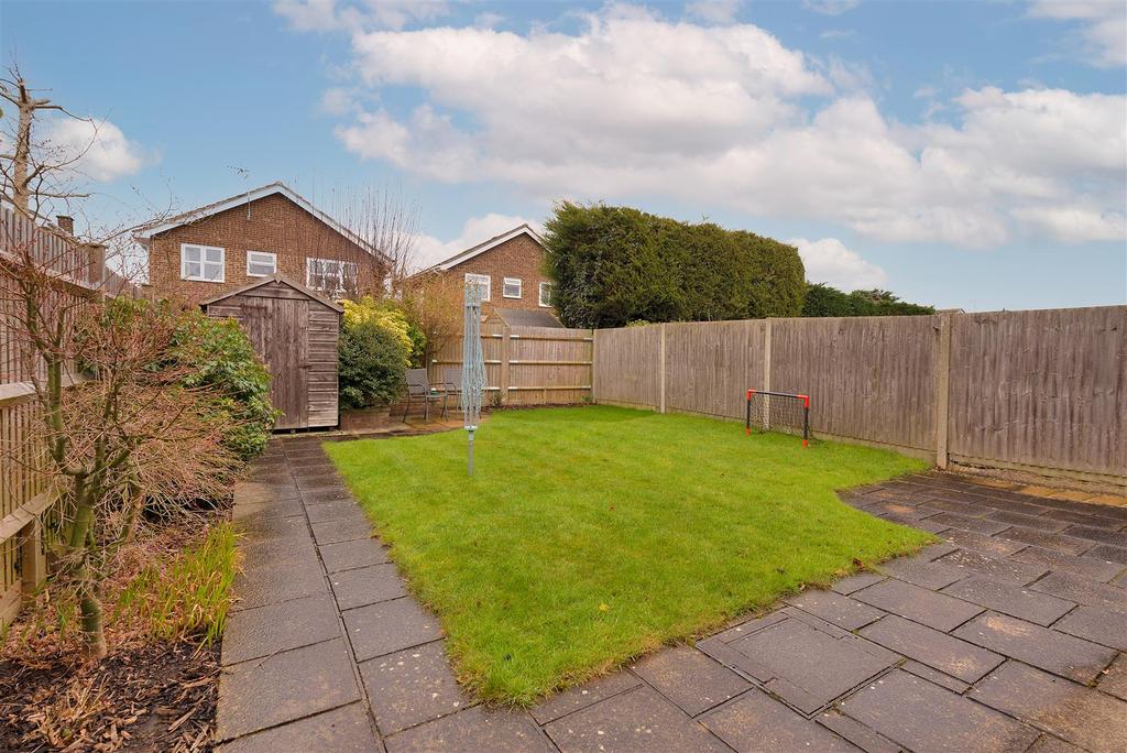 Eastwell Close, Paddock Wood, Tonbridge 3 bed semidetached house £