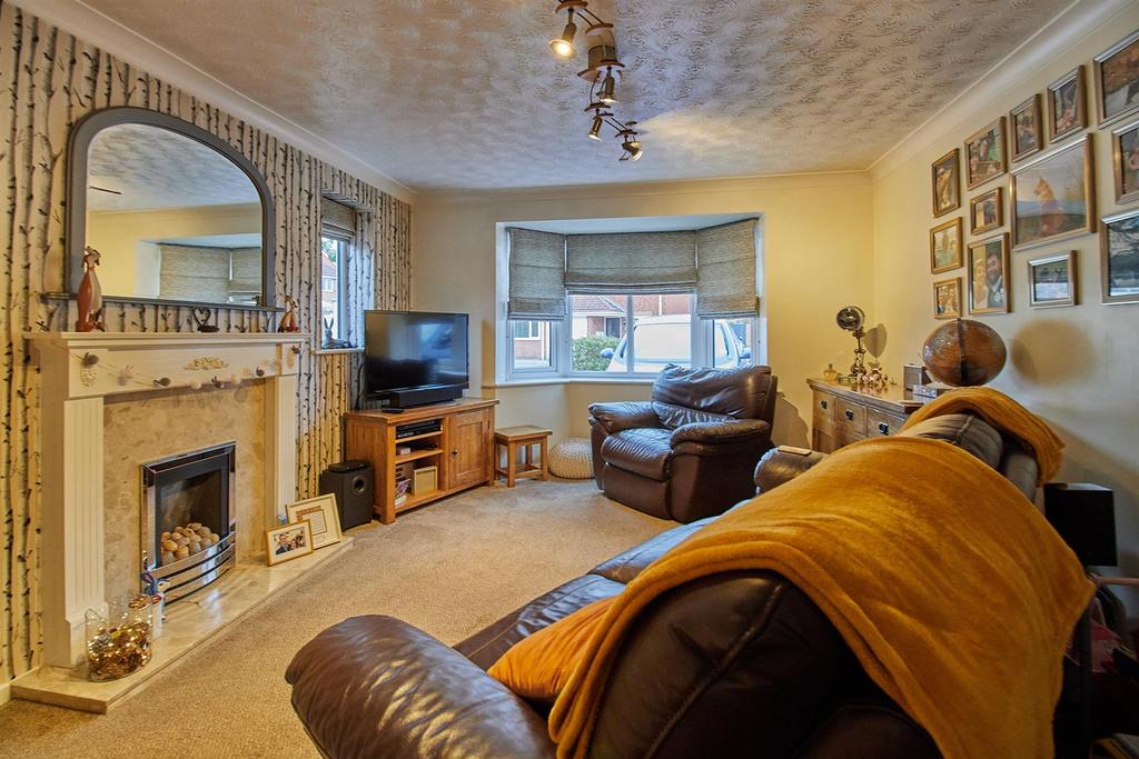 Gainsborough Avenue, Hinckley 4 bed detached house £290,000