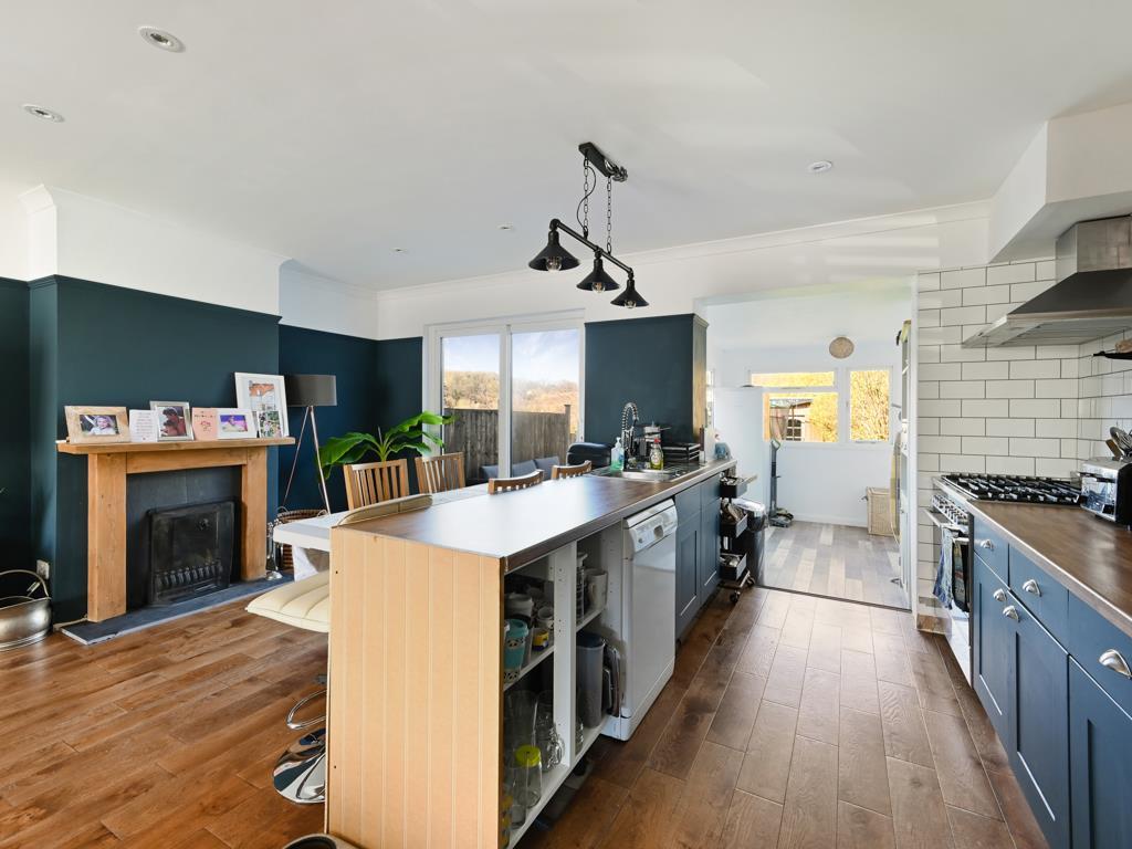 CHIPSTEAD WAY 194 (30 FROM 51)-19.jpg