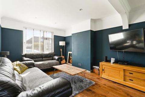 194 Chipstead Way, Banstead, SM7 3JU