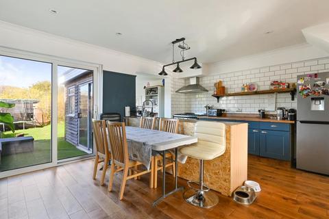 194 Chipstead Way, Banstead, SM7 3JU