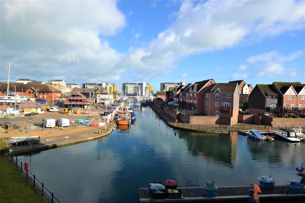 Daytona Quay, Eastbourne 2 bed flat £220,000