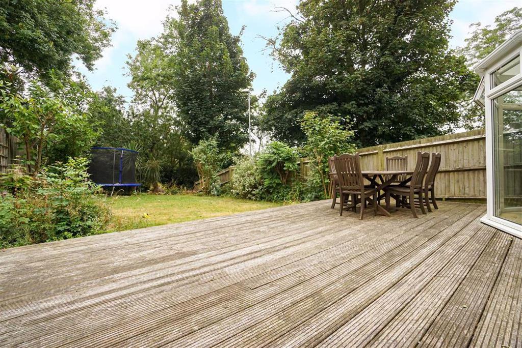 Welton Rise, St. Leonardsonsea... 3 bed semidetached house £300,000