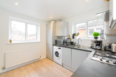 3 Leicester Close, Worcester Park, KT4 8TJ