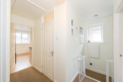3 Leicester Close, Worcester Park, KT4 8TJ