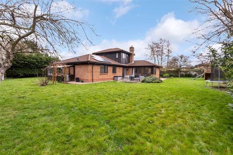 2 Mickleton, Downhead Park, Milton Keynes, MK15 9AT