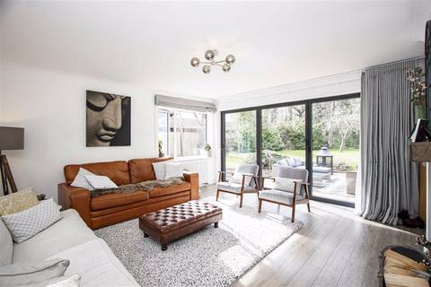2 Mickleton, Downhead Park, Milton Keynes, MK15 9AT