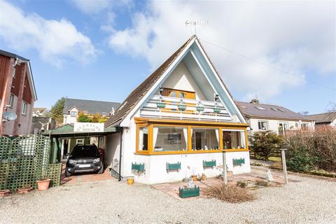 Glenavon House Main Street, Newtonmore, PH20 1DR