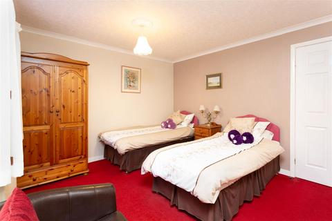 Glenavon House Main Street, Newtonmore, PH20 1DR