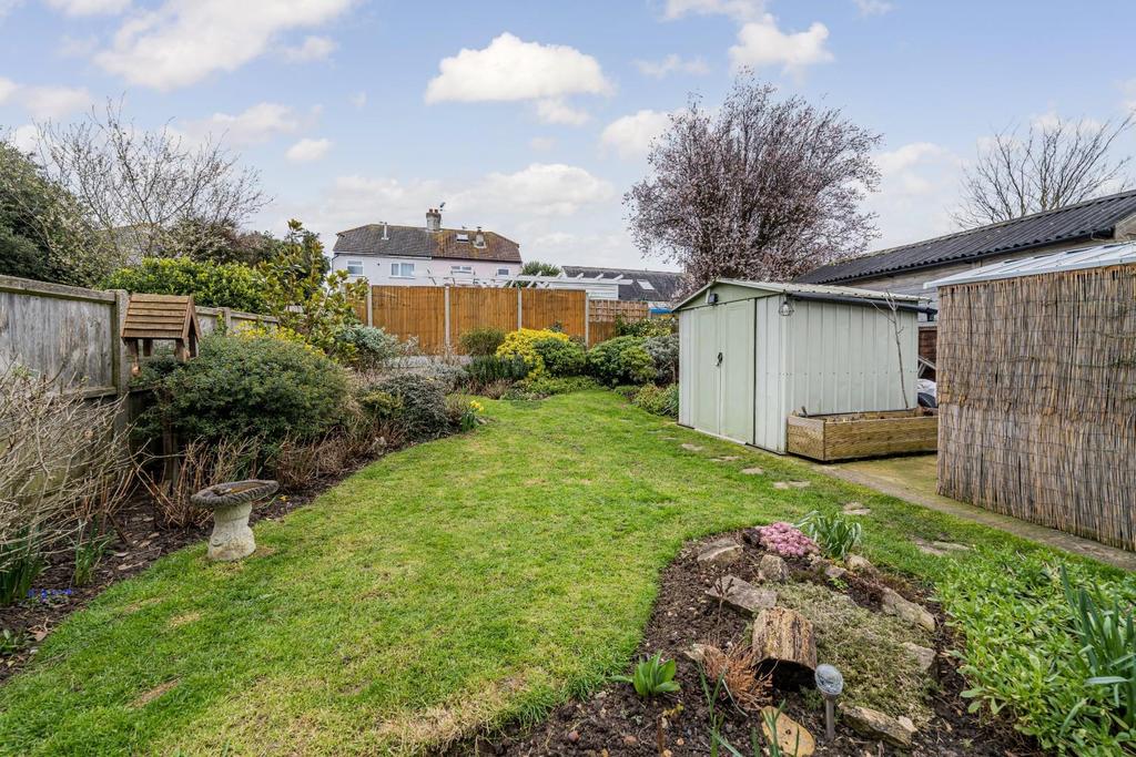Oakdale Road, Herne Bay 3 bed semidetached house £390,000