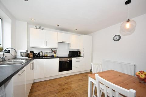 63 Lakin Road, Warwick, CV34 5BU