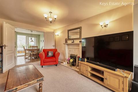 16 Tregenna Close, Stoke-on-trent, ST3 7UL