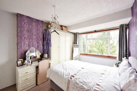 25 Wroxham Gardens, Potters Bar, EN6 3DH