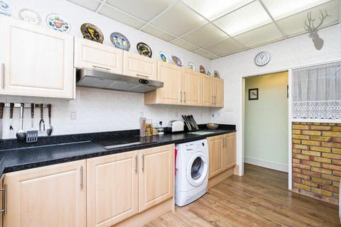 15 Orchard Drive, Theydon Bois, Epping, CM16 7DH