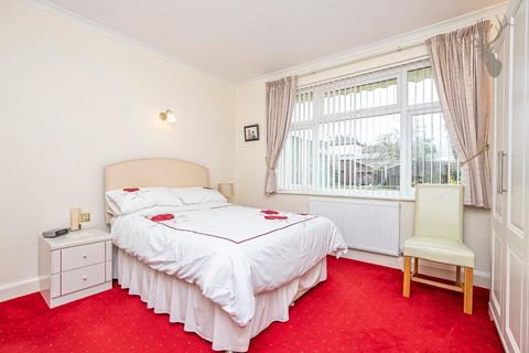 15 Orchard Drive, Theydon Bois, Epping, CM16 7DH