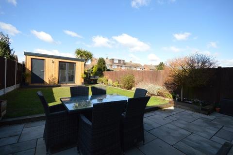 28 Crossways, Chelmsford, CM2 9EP