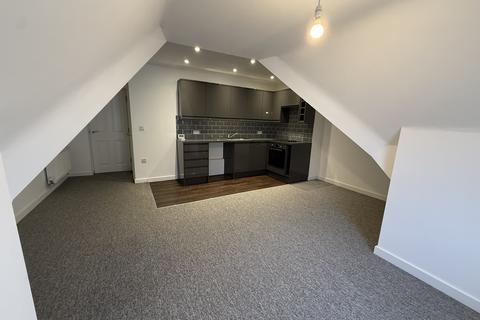 1 bedroom flat to rent, South Street, Little Chelsea, Eastbourne BN21