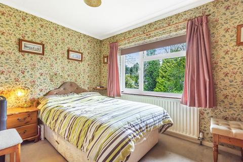 9 Bishop Sumner Drive, Farnham, GU9 0HQ