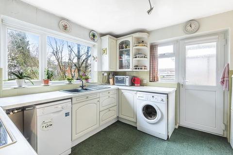 9 Bishop Sumner Drive, Farnham, GU9 0HQ