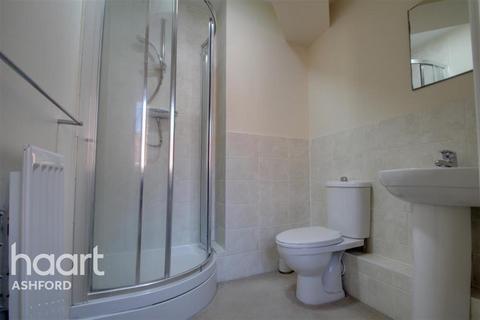 2 bedroom flat to rent, Bluebell Road, TN23...