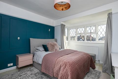 26a Rous Road, Buckhurst Hill, IG9 6BW