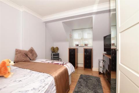 11 Anisa Close, Kings Hill, West Malling, ME19 4EW