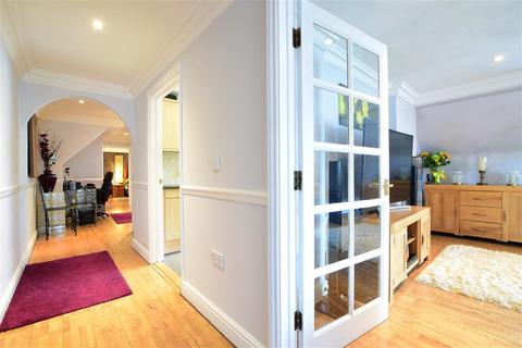 11 Anisa Close, Kings Hill, West Malling, ME19 4EW