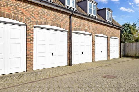 11 Anisa Close, Kings Hill, West Malling, ME19 4EW