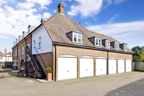 11 Anisa Close, Kings Hill, West Malling, ME19 4EW