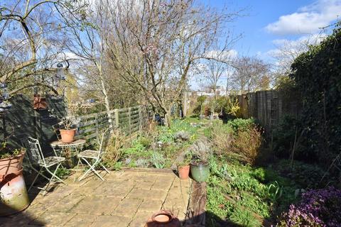 9 Ashmead Road, London, SE8 4DY