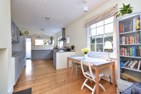 9 Ashmead Road, London, SE8 4DY