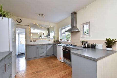 9 Ashmead Road, London, SE8 4DY