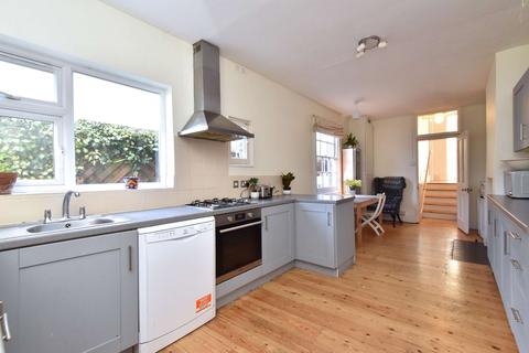 9 Ashmead Road, London, SE8 4DY