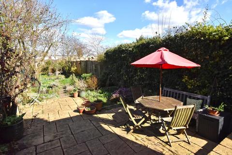 9 Ashmead Road, London, SE8 4DY