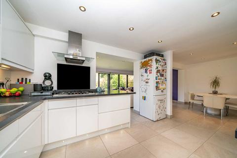 4 Roseheath, Hemel Hempstead, HP1 2LX