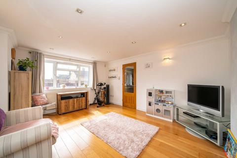 4 Roseheath, Hemel Hempstead, HP1 2LX