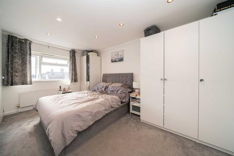 4 Roseheath, Hemel Hempstead, HP1 2LX