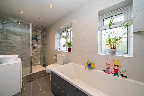 4 Roseheath, Hemel Hempstead, HP1 2LX