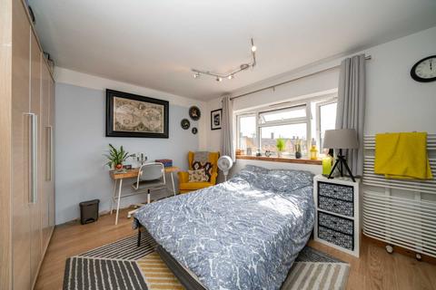 4 Roseheath, Hemel Hempstead, HP1 2LX