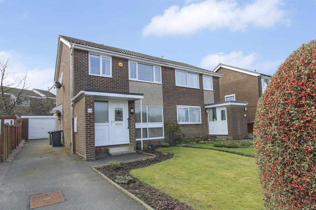 Holt Park Crescent, Leeds, LS16 7SL 3 bed semidetached house £239,950