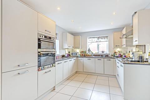 41 Wright Close, Bushey, WD23 2FH