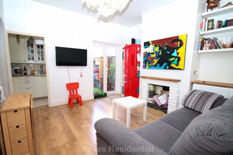 15a Grayham Road, New Malden, KT3 5HR