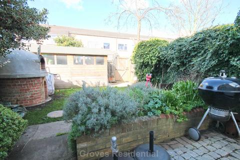 15a Grayham Road, New Malden, KT3 5HR
