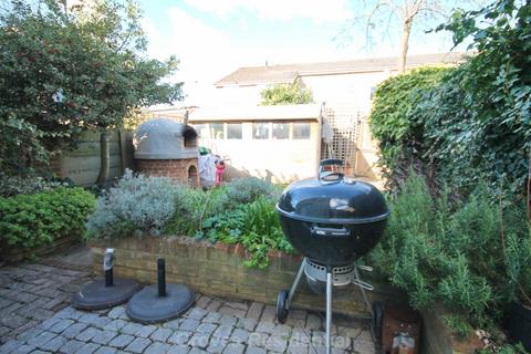 15a Grayham Road, New Malden, KT3 5HR