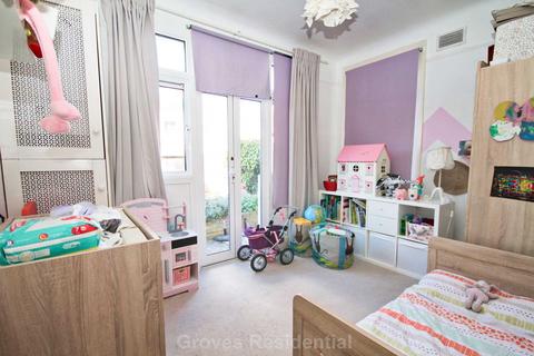 15a Grayham Road, New Malden, KT3 5HR