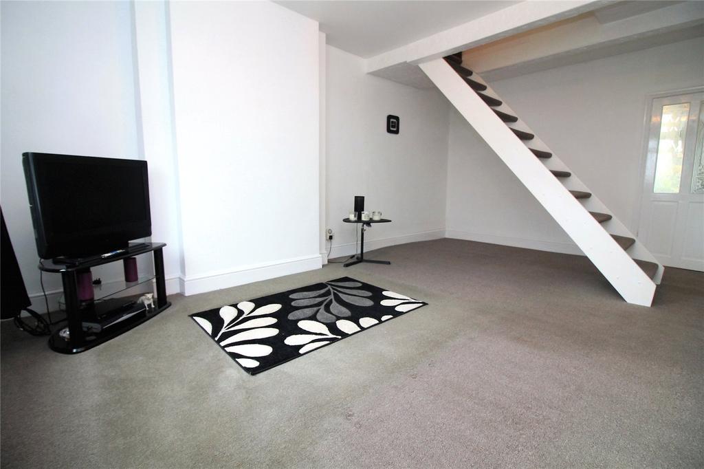 Shaw Lane, Carlton, Barnsley, S71 3 bed end of terrace house £90,000