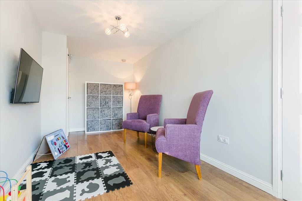 Family Room (2)